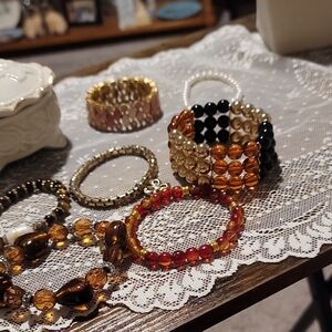 Source Unknown Elegant Beaded Bracelet Collection